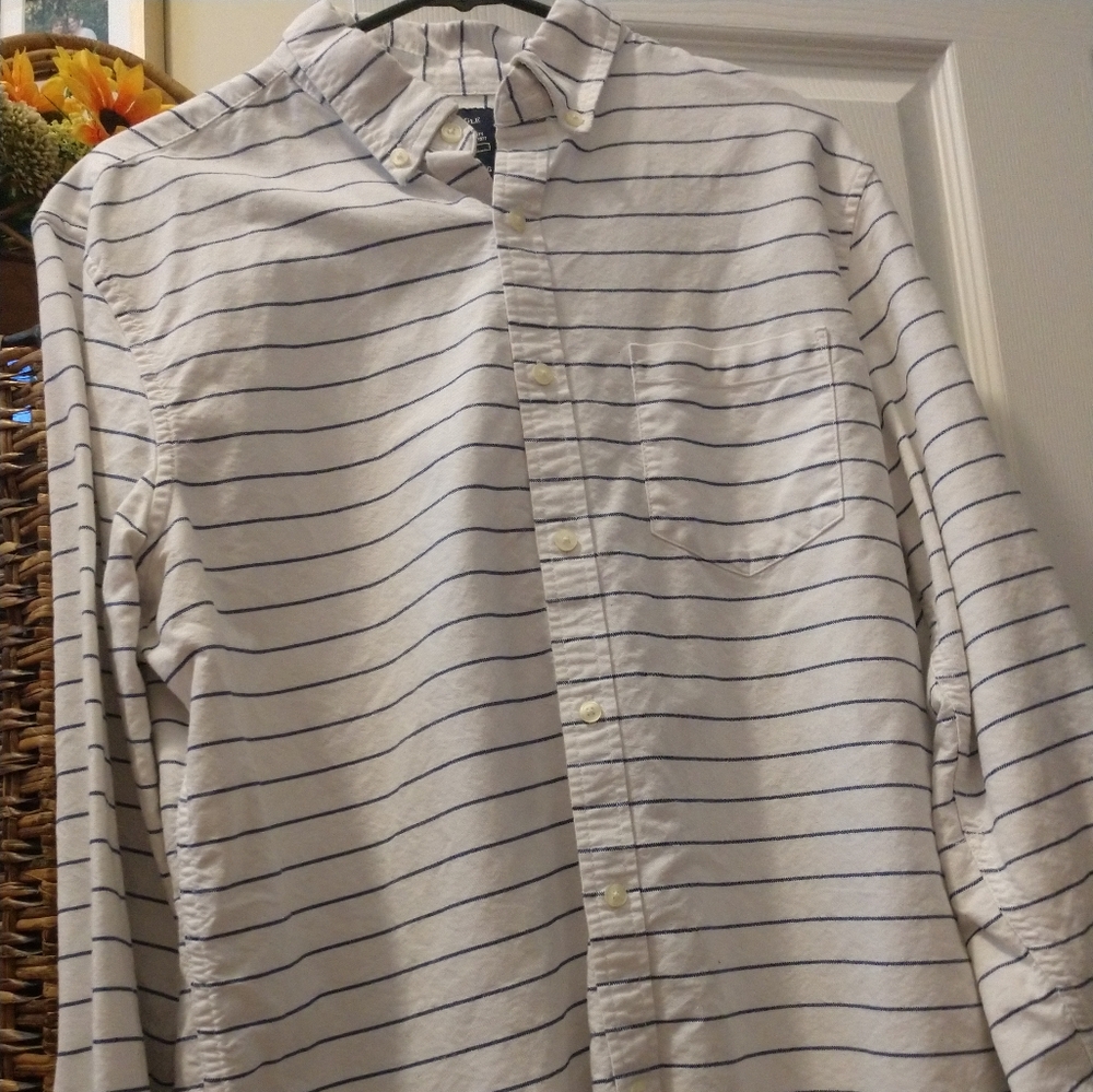 Men's Casual button down shirt
